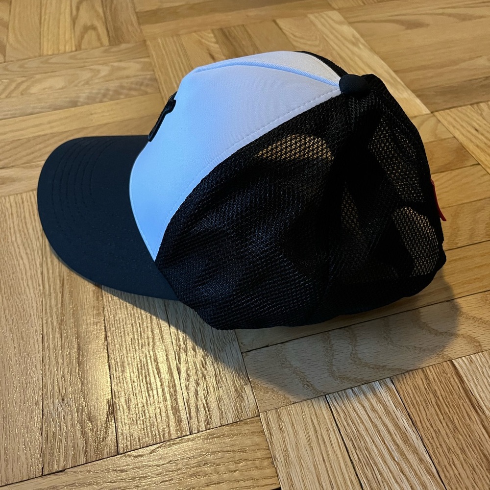 NEW! Peloton Black and White Hat - Picture 3 of 4